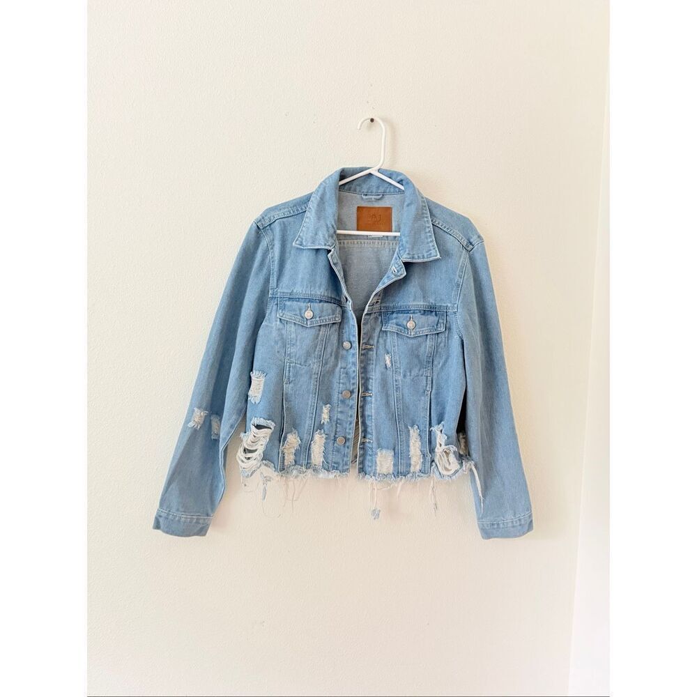 BBJ Women's Size Large Jean Jacket Cropped Raw Hem Light Wash Button Distressed